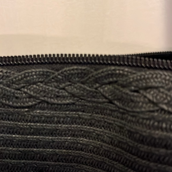 Coldwater Creek large black woven shoulder zip tote VGUC - Picture 3 of 7